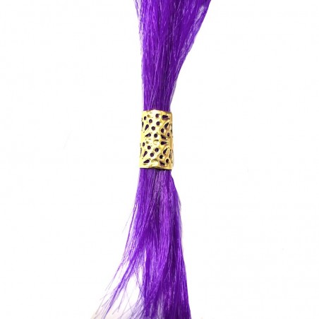 Metallic Ringe, um auf die Haare zu zerquetschen, um Geflecht zu beenden.