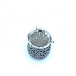 Weihrauchbrenner aus Metall mit Kerze.
