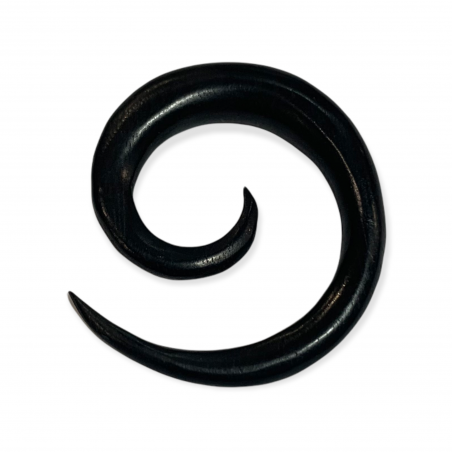 Piercing indiano in legno di areng nero a forma di spirale.