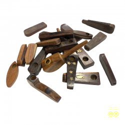 Kleine Pfeifen aus den 1970er Jahren in Holz.