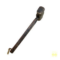 Marteau en bois avec un long manche.