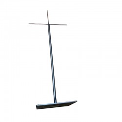 Socle en acier pour présenter un masque.