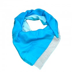 Blue square scarf of pure Indian silk.