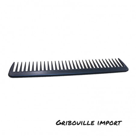 Peine de plástico negro para peinar el cabello.