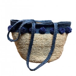 Borsa tote indiana in sisal e pompon blu.