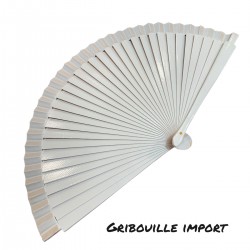 Open fan in white lacquered wood.