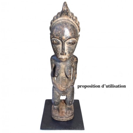 Statuette based on a steel plate.