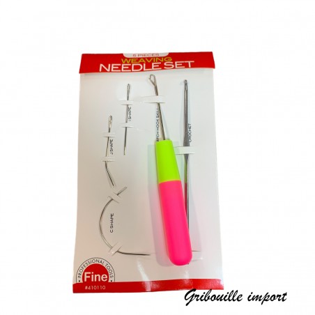 Weaving accessories, hook and needles.