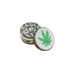 Metallmühle mit Cannabisblatt