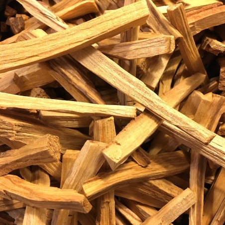 Cerimonia di purificazione naturale del legno sacro di Palo Santo 
