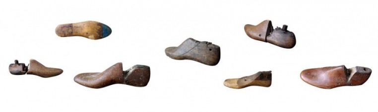 Embauchoir en bois, ancien, pour le maintient de la forme des chaussuers.